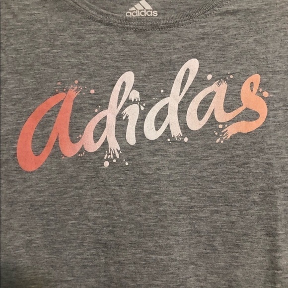 ****Donated****Adidas gray short sleeve graphic t-shirt Size M - Picture 2 of 5